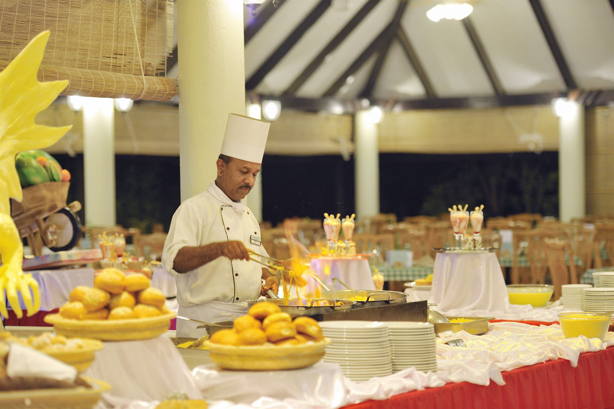ฮอลิเดย์ ไอส์แลนด์ รีสอร์ต แอนด์ สปา Hotel Maamigili Island ภายนอก รูปภาพ